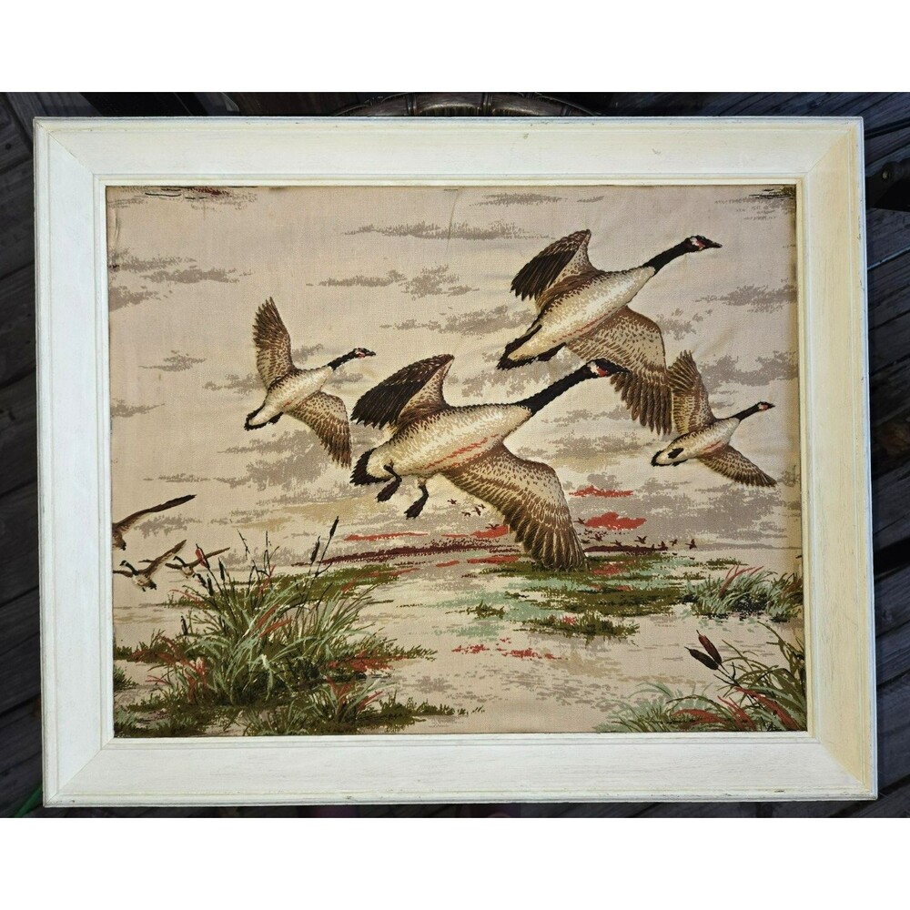 Vintage Framed Canada Geese In Flight Jacquard Tapestry Wall Art Wildlife 22x19